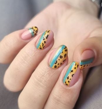 A graphic manicure